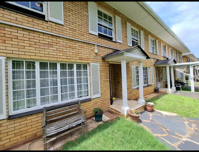 3 BEDROOM TOWNHOUSE FOR SALE IN ESCOMBE